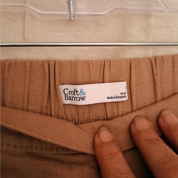 Womens Croft and Barrow Shorts, Tan, Sz M, 16.5", Hi Rise, NWOT - Picture 3 of 4